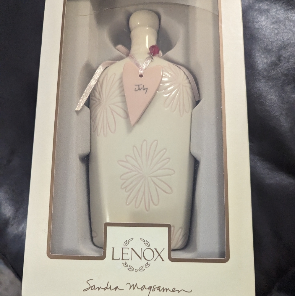 LENOX BUDDING BIRTHSTONE VASE JULY BIRTHDAY BUD VASE 6.75" NEW IN BOX